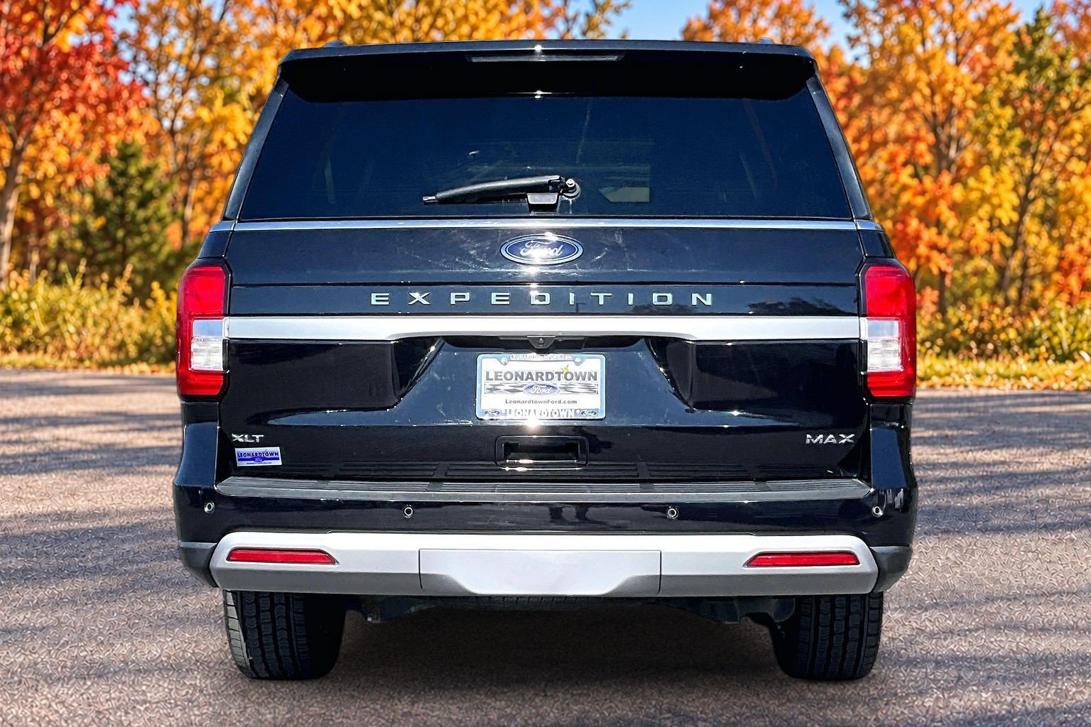 Used 2023 Ford Expedition Max XLT AWD/4WD image 5