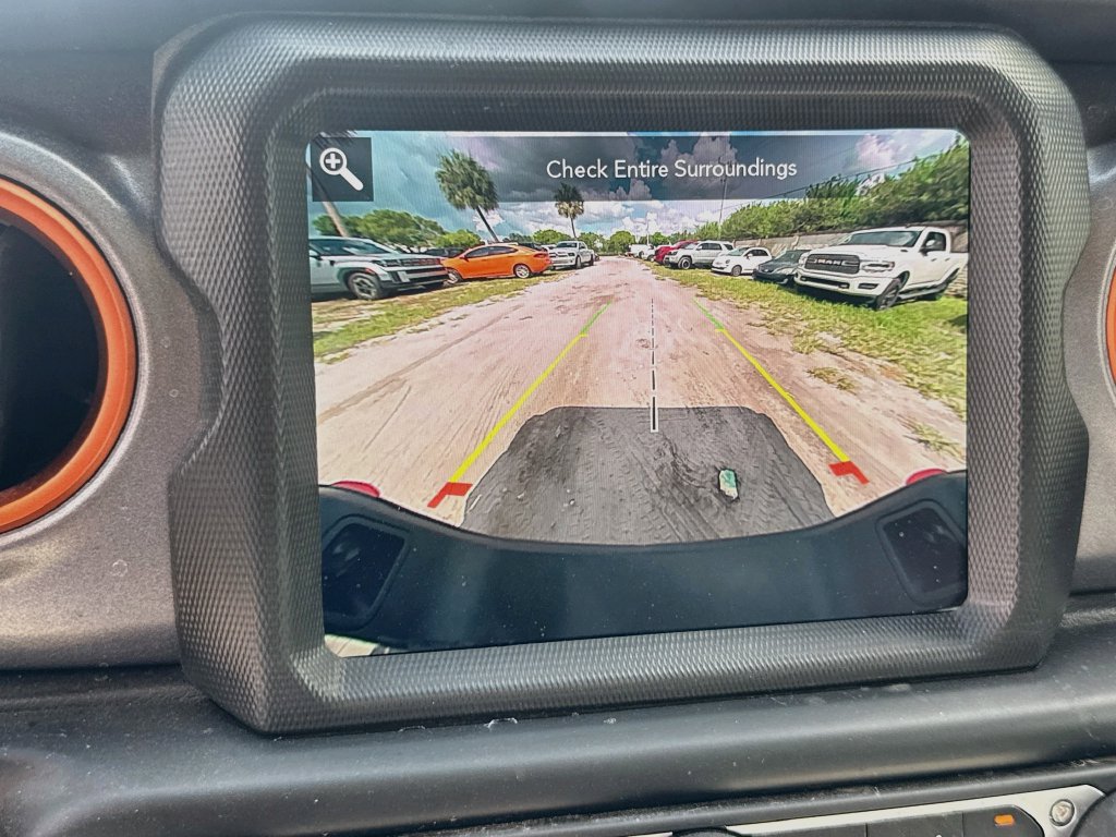 Certified 2023 Jeep Gladiator Mojave w/ LED Lighting Group AWD/4WD image 15