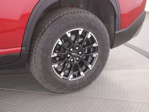 Used 2024 Chevrolet Traverse Z71 AWD/4WD image 14