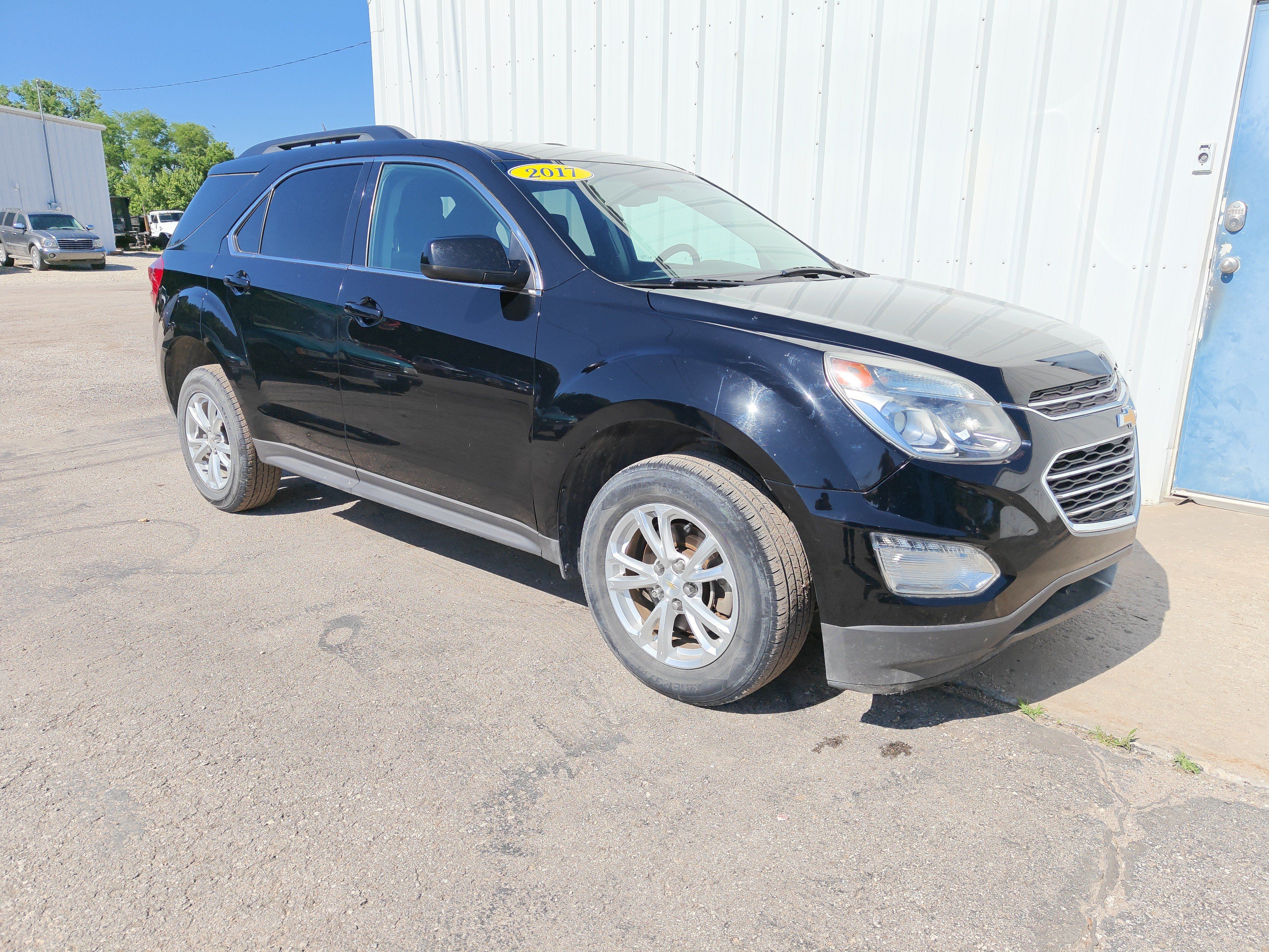 Used 2017 Chevrolet Equinox LT w/ Convenience Package FWD image 2