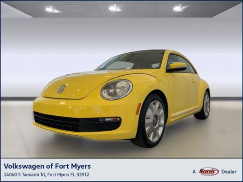 Used 2013 Volkswagen Beetle 2.5 image 1