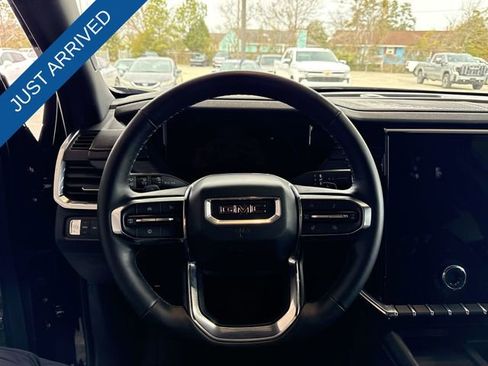 Used 2025 GMC Acadia Elevation image 14