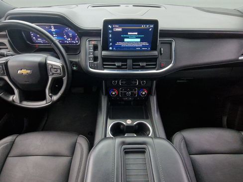 Used 2023 Chevrolet Suburban LT image 9