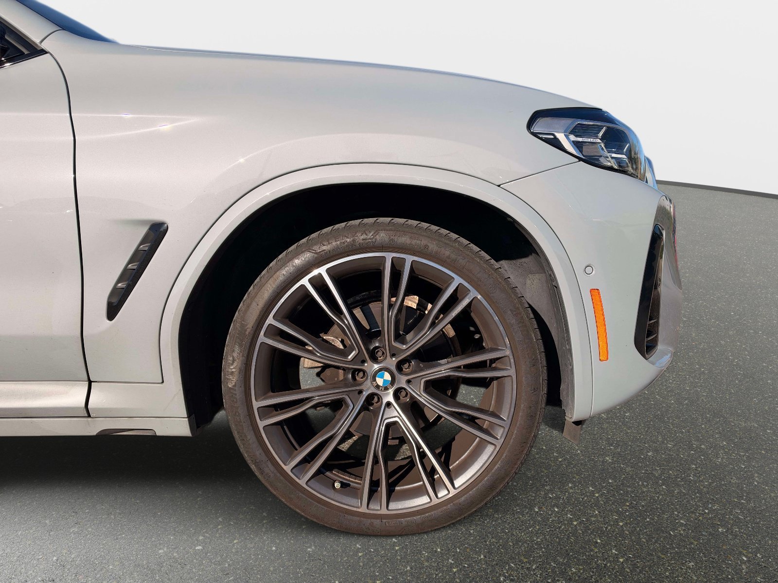 Used 2022 BMW X4 xDrive30i w/ M Sport Package 2 AWD/4WD image 6