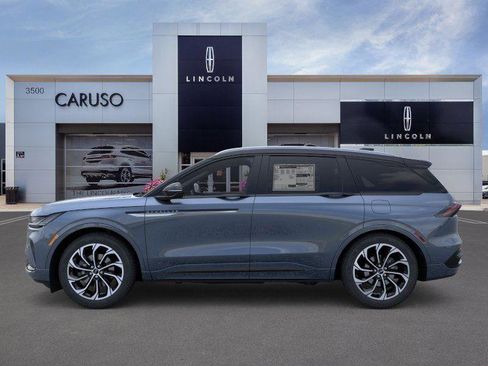 New 2026 Lincoln Nautilus Reserve image 3