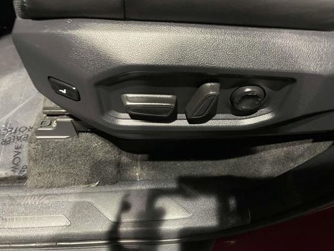 Used 2025 Toyota Tundra Platinum image 29