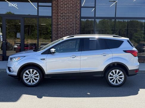 Used 2019 Ford Escape SEL AWD/4WD image 3