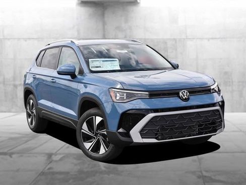New 2026 Volkswagen Taos SE AWD/4WD image 2