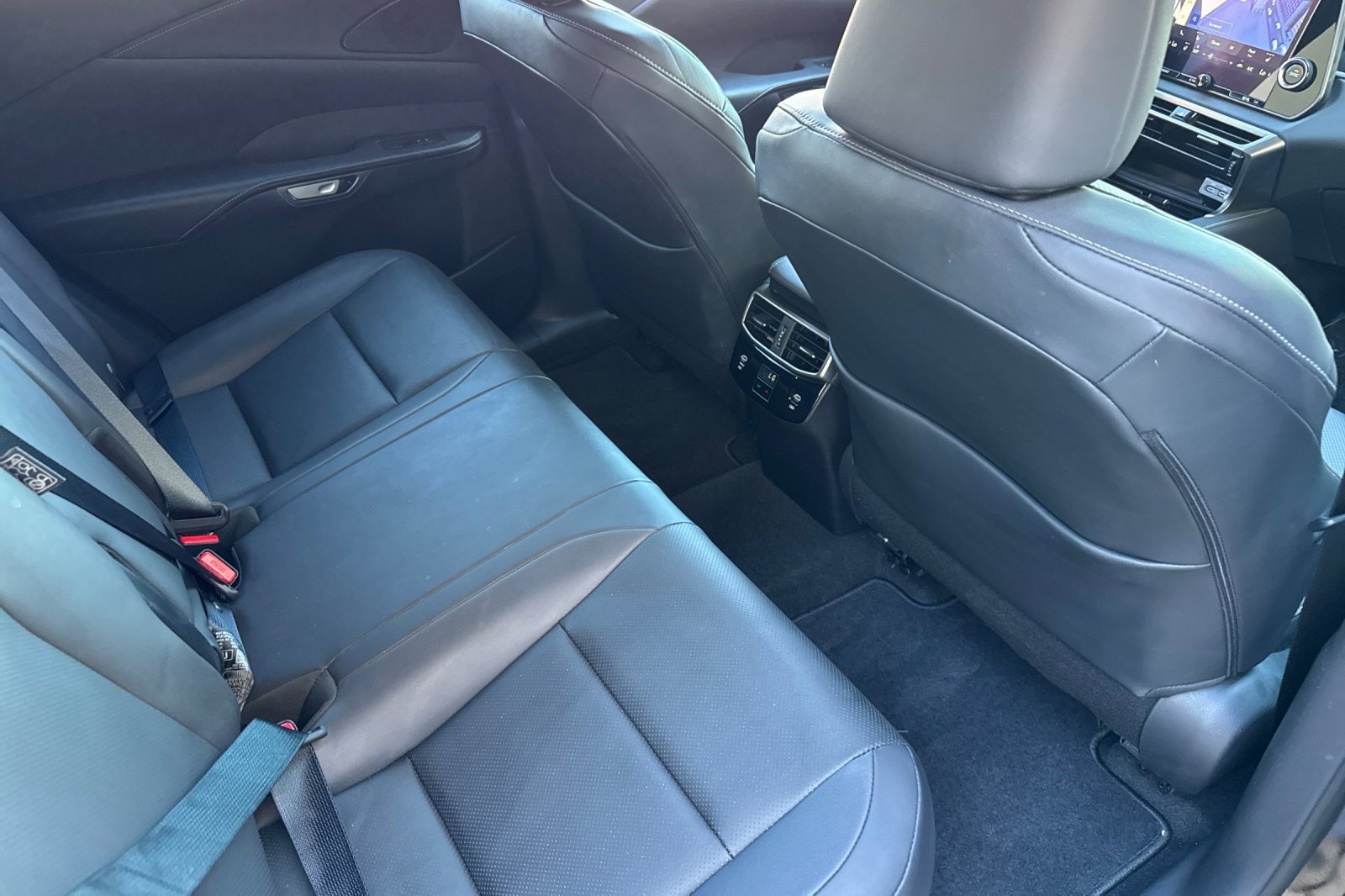 Certified 2024 Lexus RX 350 FWD w/ Technology Package image 32