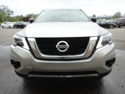 Used 2019 Nissan Pathfinder SL image 2