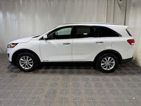 Used 2018 Kia Sorento LX AWD/4WD image 4