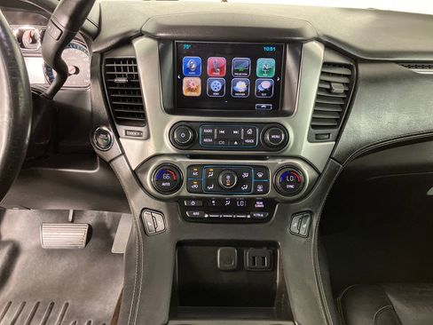 Used 2017 Chevrolet Suburban LT image 30