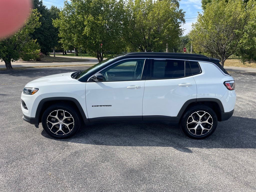 Used 2024 Jeep Compass Limited AWD/4WD image 8
