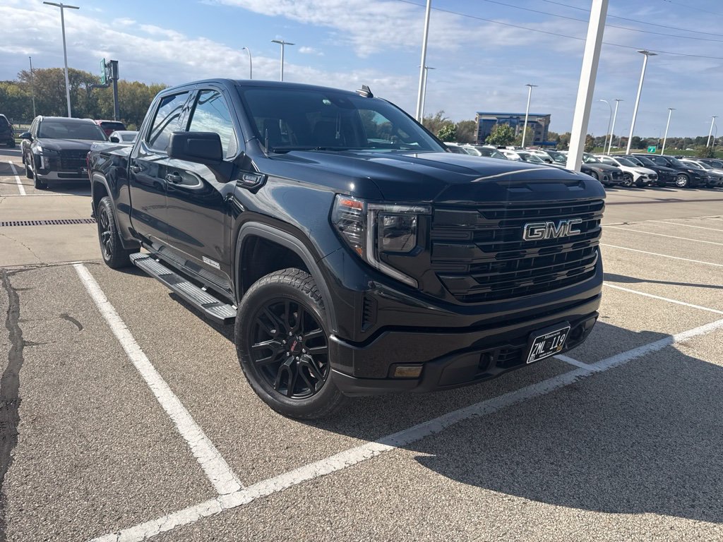 Used 2022 GMC Sierra 1500 Elevation w/ Preferred Package AWD/4WD image 2