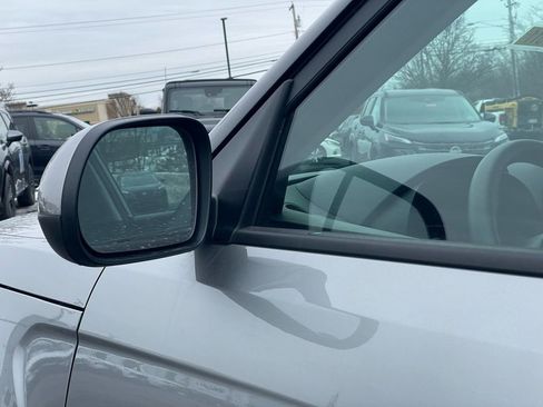 Used 2025 Kia Soul LX image 24