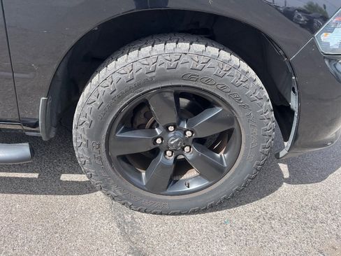 Used 2018 RAM 1500 Express w/ Black Ram 1500 Express Group RWD image 19