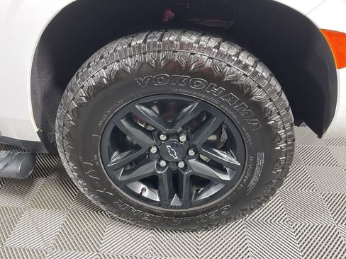 Used 2021 Chevrolet Tahoe Z71 w/ Z71 Off-Road Package image 14