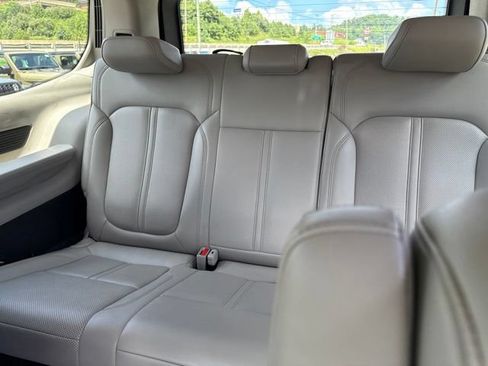 Used 2023 Jeep Wagoneer Series II w/ Premium Group I AWD/4WD image 22