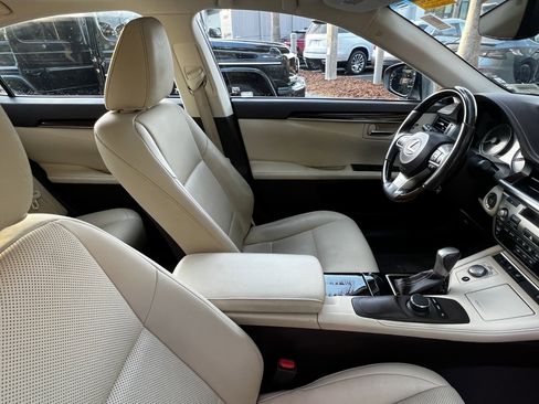 Used 2017 Lexus ES 350 w/ Premium Package image 47