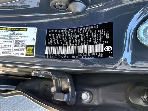Used 2025 Toyota Corolla LE w/ Convenience Package FWD image 34