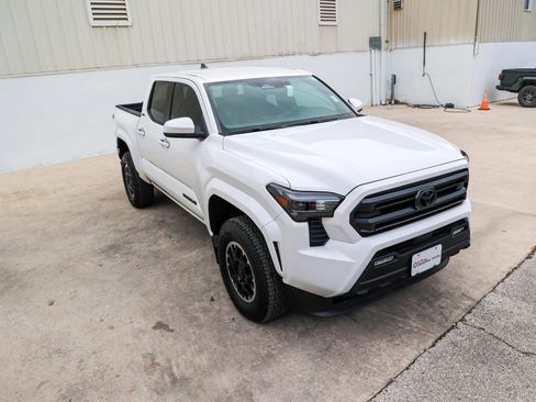 Certified 2024 Toyota Tacoma SR5 image 5