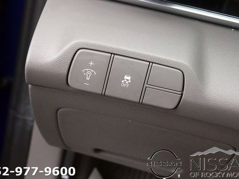 Used 2024 Hyundai Elantra SEL FWD image 23