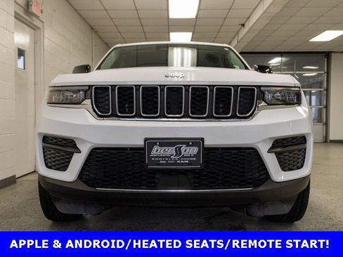 Certified 2023 Jeep Grand Cherokee Laredo w/ Luxury Tech Group I image 2