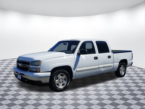 Used 2006 Chevrolet Silverado 1500 LT w/ Light Duty Power Package image 3