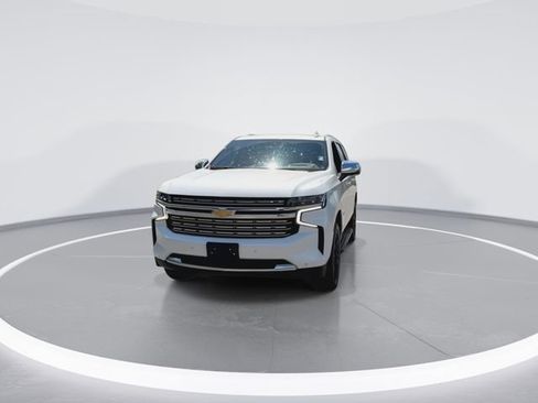 Used 2024 Chevrolet Tahoe Premier w/ Premium Package 2 AWD/4WD image 4