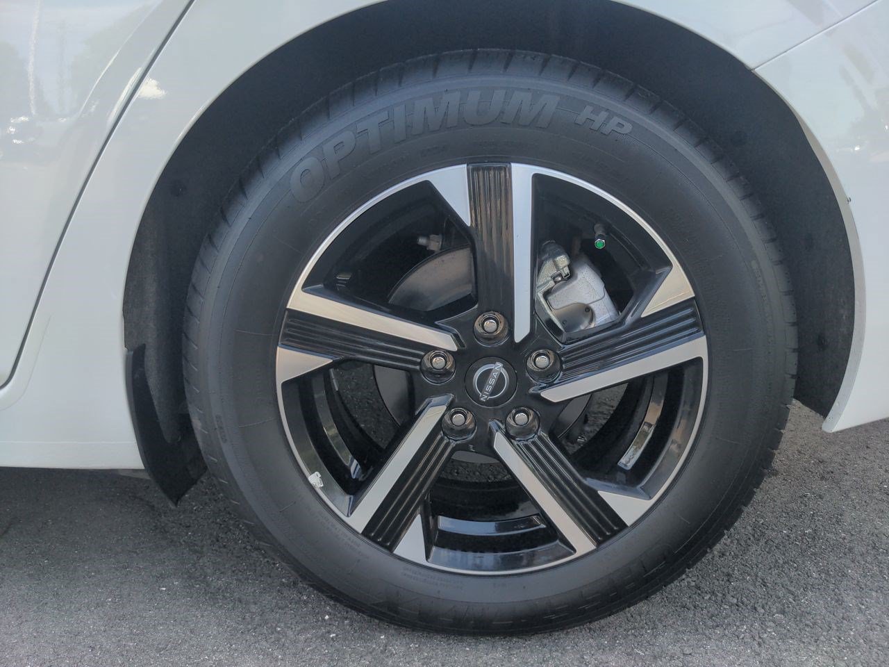 Used 2025 Nissan Sentra SV FWD image 48