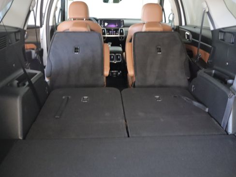 Used 2023 Kia Sorento SX Prestige image 18