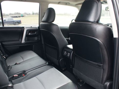 Used 2016 Toyota 4Runner SR5 Premium image 22