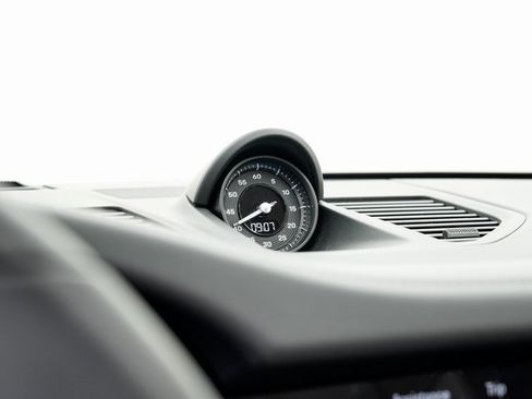 Certified 2024 Porsche 911 Targa 4 GTS image 17