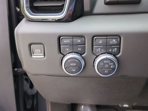 Used 2024 GMC Sierra 1500 Denali w/ Denali Reserve Package AWD/4WD image 19