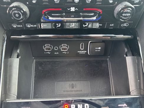 Used 2023 Jeep Grand Cherokee Overland w/ Luxury Tech Group IV image 8