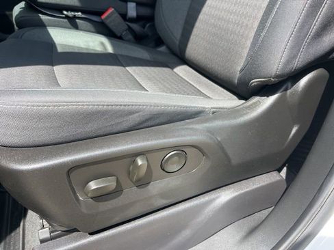 Used 2025 Chevrolet Silverado 2500 Custom w/ Custom Value Package image 10