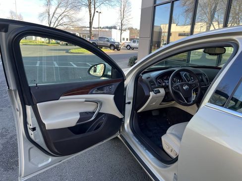 Used 2014 Buick Regal image 7