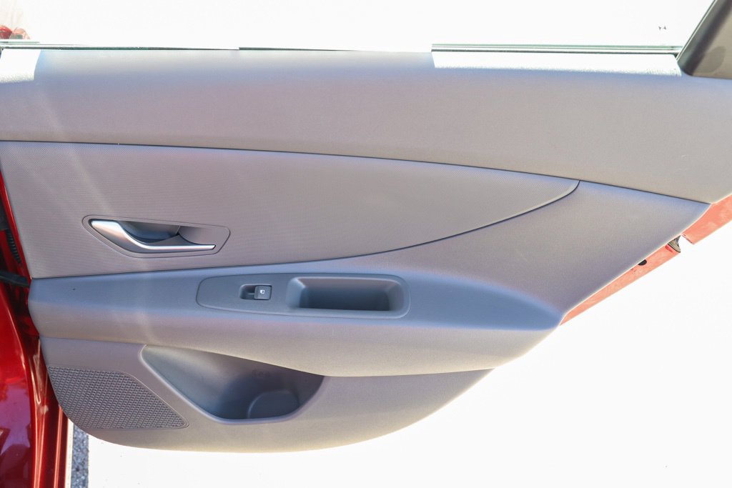 Used 2024 Hyundai Elantra SEL FWD image 19