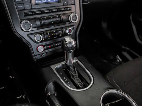 Used 2018 Ford Mustang Coupe RWD image 21