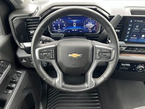 Used 2025 Chevrolet Silverado 2500 LT w/ Convenience Package AWD/4WD image 25