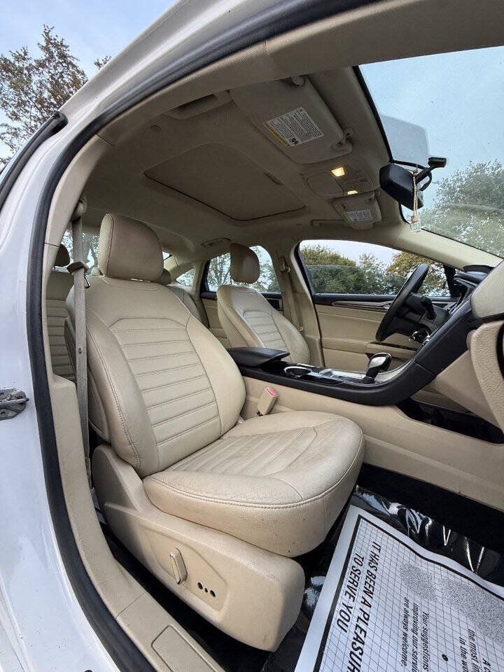 Used 2013 Ford Fusion SE FWD image 15