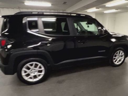 Used 2020 Jeep Renegade Latitude FWD image 9