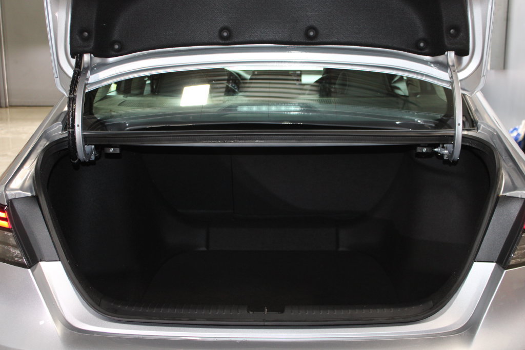 Certified 2025 Honda Accord EX-L image 29