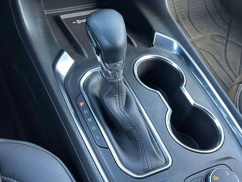 Certified 2023 Chevrolet Traverse LT image 32