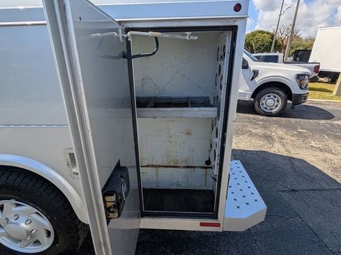 Used 2013 Ford E-350 and Econoline 350 Super Duty w/ PWR Locks & Windows Group image 12