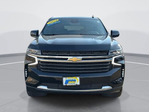 Used 2024 Chevrolet Suburban LT image 2