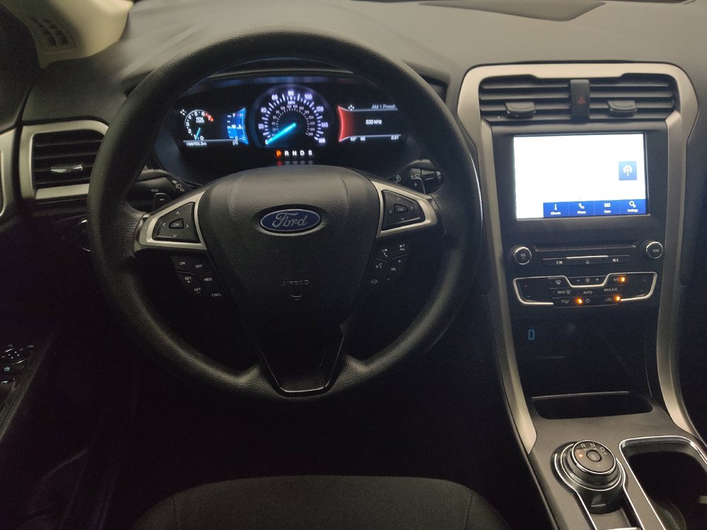 Used 2018 Ford Fusion SE w/ Fusion SE Technology Package FWD image 22