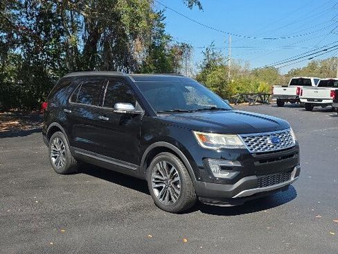 Used 2017 Ford Explorer Platinum image 14