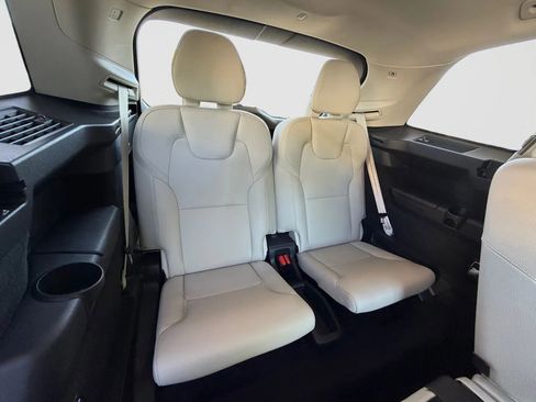 Used 2020 Volvo XC90 T5 Momentum w/ Protection Package Premier AWD/4WD image 20