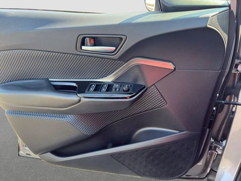 Used 2019 Toyota C-HR XLE image 12